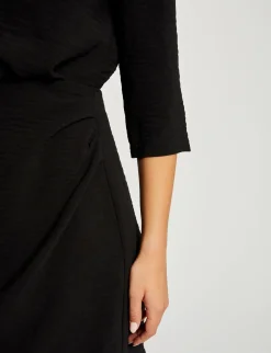 Robes><noscript><img width=