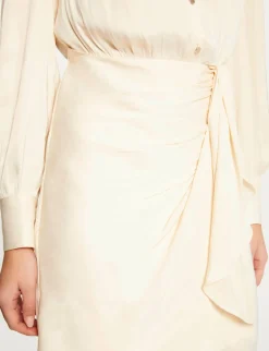 Robes><noscript><img width=