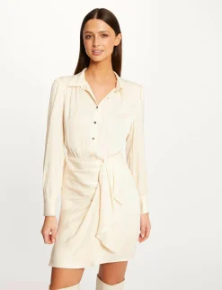 Robes><noscript><img width=