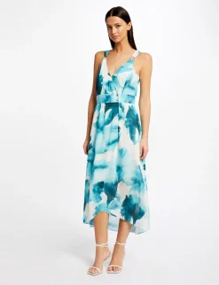 Robes><noscript><img width=