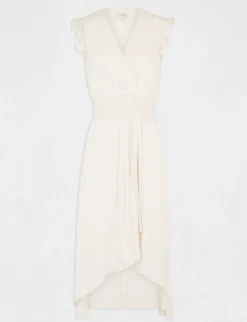 Robes><noscript><img width=