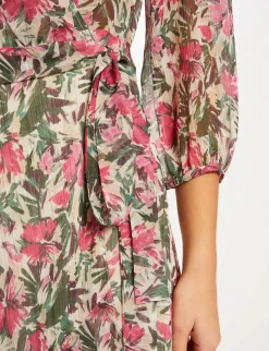 Robes><noscript><img width=