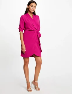 Robes><noscript><img width=