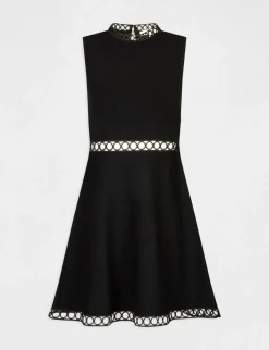 Robes><noscript><img width=